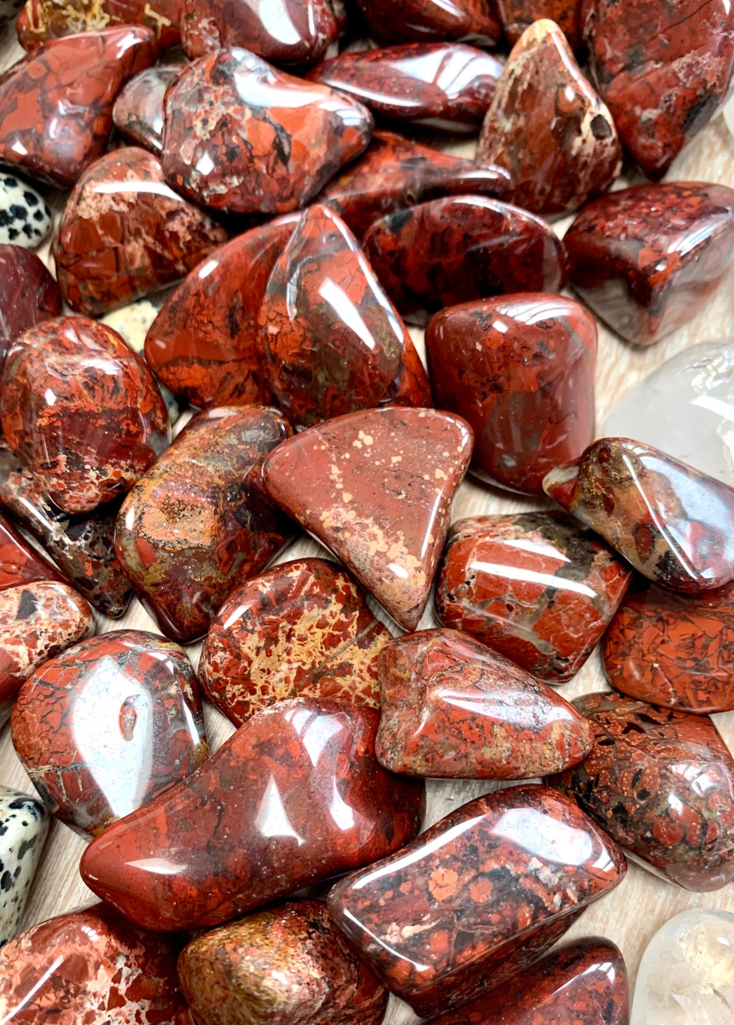 Brecciated Jasper 3-4cm Tumblestone