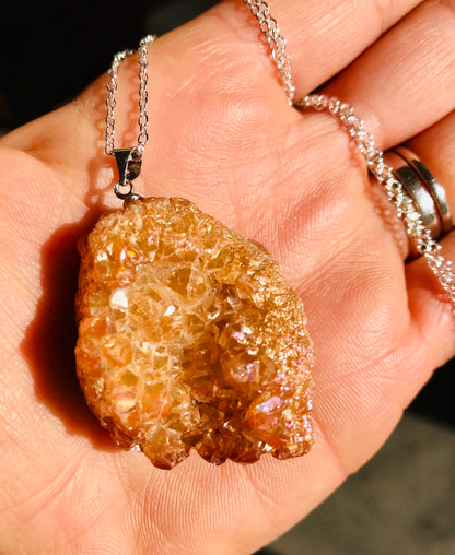 Druzy Crystal Healing Quartz Geode Pendant Necklace - Peach - Crystal Boutique.co.uk 