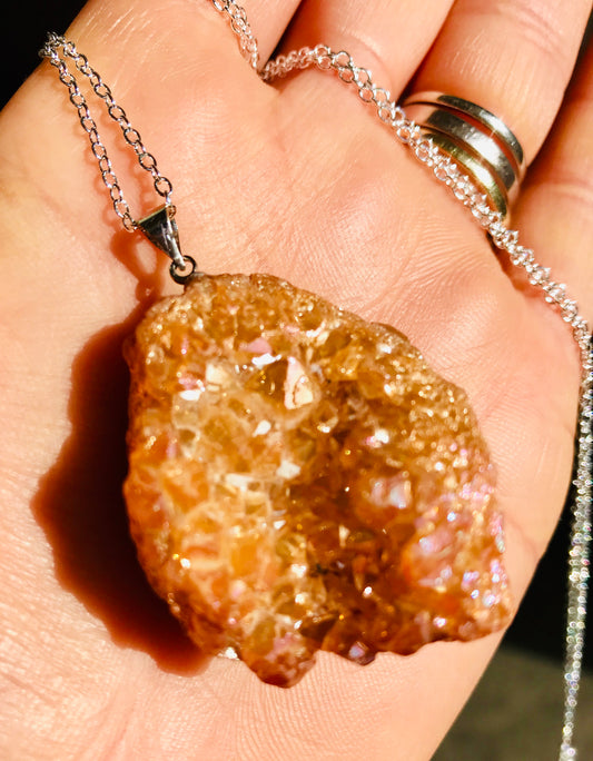 Druzy Crystal Healing Quartz Geode Pendant Necklace - Peach - Crystal Boutique.co.uk 