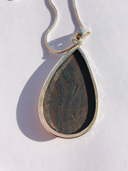 Tiger Iron Crystal Healing Pendant Necklace - Crystal Boutique.co.uk