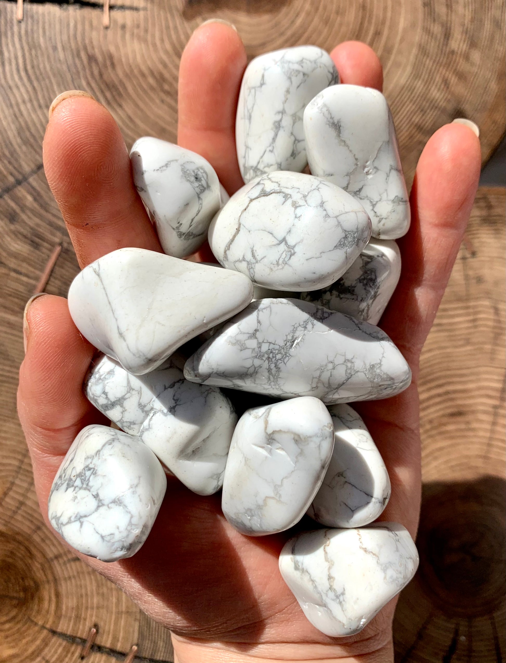 White Howlite 3-4cm Tumblestone 