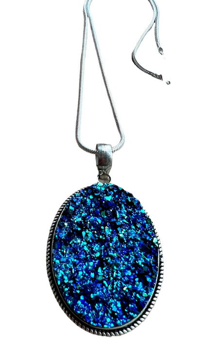 Druzy Crystal Healing Quartz Geode Pendant Necklace - Blue